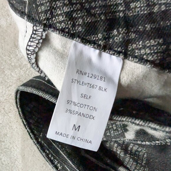 3/$30 Newsprint Mini skirt - Picture 7 of 8